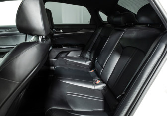 Подержанный автомобиль Kia K5 2020 года (10 фото)