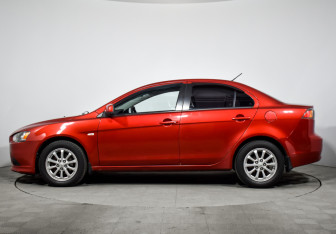 Подержанный автомобиль Mitsubishi Lancer Sedan 2012 года (8 фото)