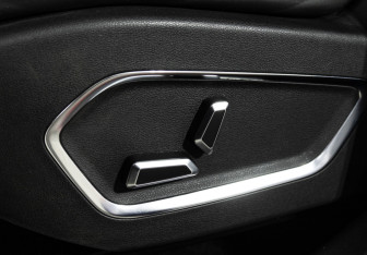 Подержанный автомобиль Geely Atlas Pro 2023 года (18 фото)