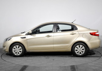 Подержанный автомобиль Kia Rio Sedan 2011 года (8 фото)