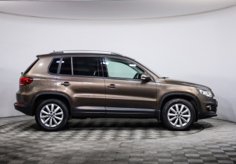 Подержанный автомобиль Volkswagen Tiguan 2016 года (4 фото)