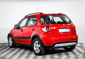 Подержанный автомобиль Suzuki SX4 Hatchback 2011 года (7 фото)