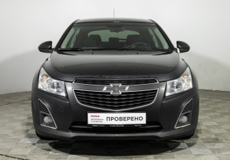 Подержанный автомобиль Chevrolet Cruze Hatchback 2013 года (2 фото)