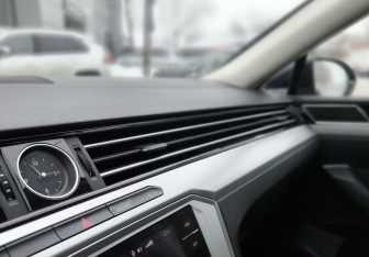 Подержанный автомобиль Volkswagen Passat Sedan 2018 года (30 фото)