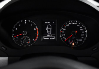 Подержанный автомобиль Volkswagen Jetta Sedan 2013 года (16 фото)