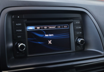 Подержанный автомобиль Mazda CX-5 2012 года (15 фото)