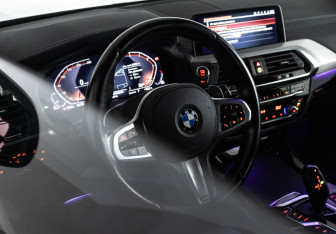 Подержанный автомобиль BMW X3 2020 года (19 фото)