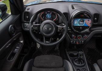 Подержанный автомобиль MINI Countryman 2021 года (14 фото)