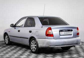 Подержанный автомобиль Hyundai Accent Sedan 2008 года (7 фото)