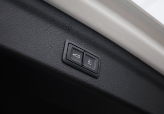 Подержанный автомобиль Audi Q3 2020 года (35 фото)