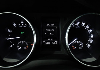 Подержанный автомобиль Skoda Yeti 2013 года (12 фото)