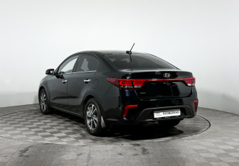 Подержанный автомобиль Kia Rio Sedan 2020 года (7 фото)