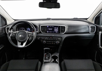 Подержанный автомобиль Kia Sportage 2021 года (10 фото)