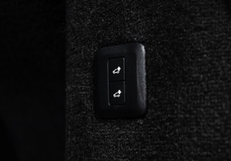 Подержанный автомобиль Land Rover Range Rover Sport 2020 года (31 фото)