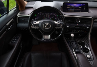 Подержанный автомобиль Lexus RX 2016 года (5 фото)