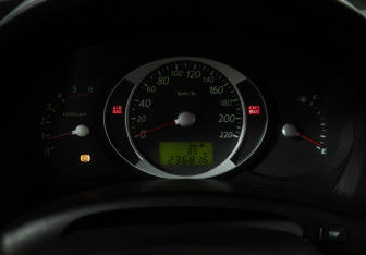 Подержанный автомобиль Hyundai Tucson 2008 года (12 фото)