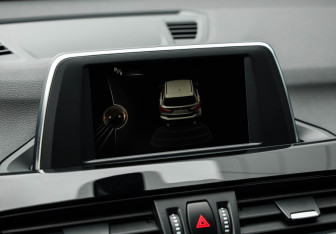 Подержанный автомобиль BMW X1 2016 года (20 фото)