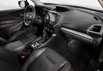 Подержанный автомобиль Subaru Forester Suv 2019 года (13 фото)