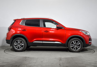 Подержанный автомобиль Chery Tiggo 4 2022 года (4 фото)