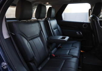 Подержанный автомобиль Land Rover Discovery 2018 года (21 фото)