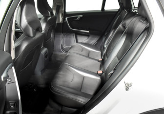 Подержанный автомобиль Volvo V60 Cross Country 2018 года (11 фото)