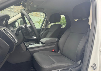 Подержанный автомобиль Land Rover Discovery 2019 года (8 фото)