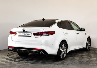 Подержанный автомобиль Kia Optima Sedan 2018 года (5 фото)
