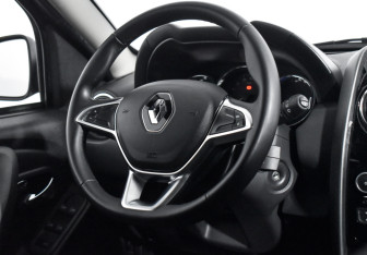 Подержанный автомобиль Renault Duster 2020 года (14 фото)