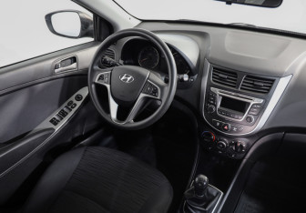 Подержанный автомобиль Hyundai Solaris Sedan 2016 года (7 фото)