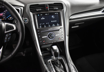 Подержанный автомобиль Ford Mondeo Sedan 2017 года (20 фото)