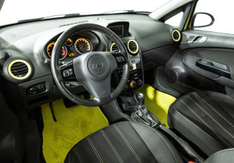 Подержанный автомобиль Opel Corsa 2011 года (11 фото)