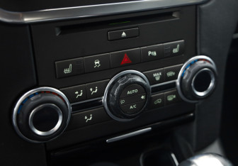 Подержанный автомобиль Land Rover Discovery 2009 года (18 фото)