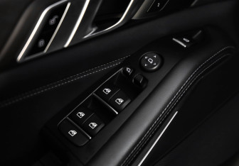 Подержанный автомобиль BMW X5 2019 года (25 фото)