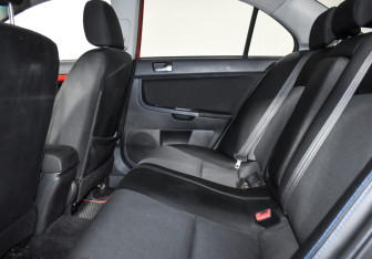 Подержанный автомобиль Mitsubishi Lancer Sedan 2007 года (12 фото)
