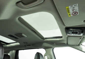 Подержанный автомобиль Kia Carnival 2021 года (17 фото)