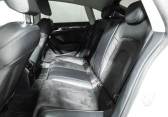 Подержанный автомобиль Audi A5 Liftback 2011 года (10 фото)