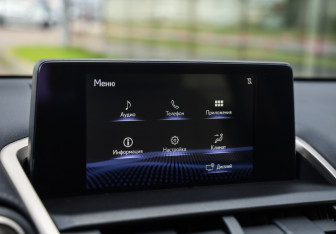Подержанный автомобиль Lexus NX 2020 года (15 фото)