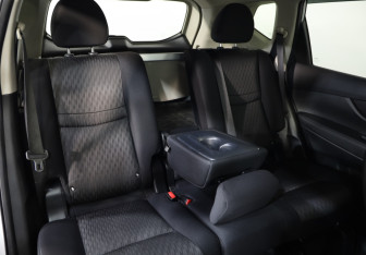 Подержанный автомобиль Nissan X-Trail 2018 года (25 фото)
