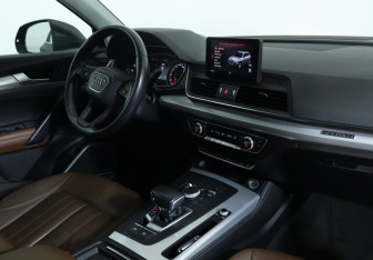 Подержанный автомобиль Audi Q5 2017 года (15 фото)