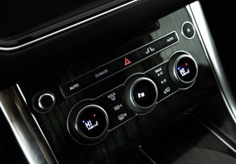 Подержанный автомобиль Land Rover Range Rover Sport 2016 года (20 фото)