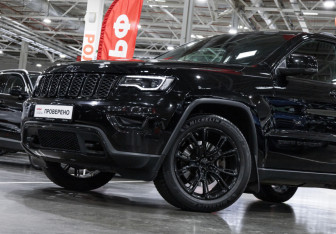 Подержанный автомобиль Jeep Grand Cherokee 2018 года (2 фото)
