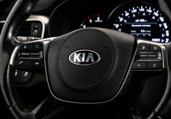 Подержанный автомобиль Kia Sorento 2018 года (11 фото)