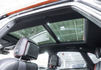 Подержанный автомобиль Porsche Macan 2016 года (26 фото)