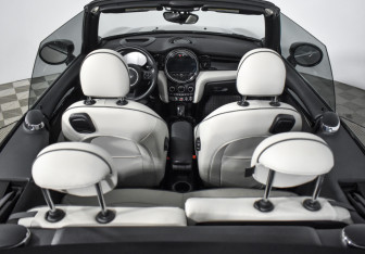 Подержанный автомобиль MINI Hatch 2022 года (13 фото)