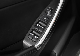 Подержанный автомобиль Mazda CX-5 2016 года (10 фото)