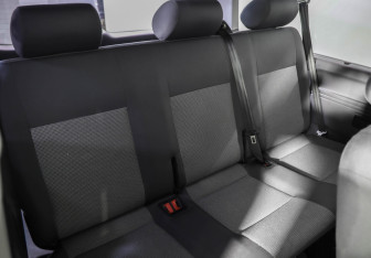 Подержанный автомобиль Volkswagen Caravelle 2013 года (25 фото)