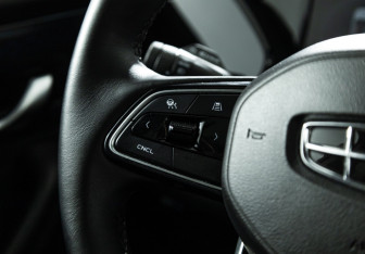 Подержанный автомобиль Geely Monjaro 2024 года (23 фото)