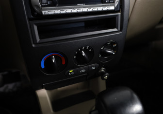 Подержанный автомобиль Kia Rio Wagon 2005 года (19 фото)