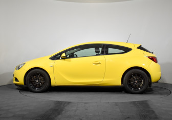 Подержанный автомобиль Opel Astra Hatchback 2013 года (8 фото)