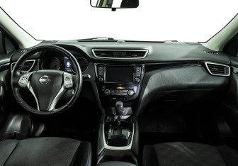 Подержанный автомобиль Nissan Qashqai 2018 года (13 фото)